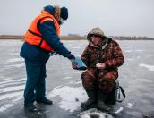 Рыбаки Псковской области спорят о запрете выхода на лёд