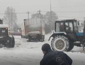 ВИДЕО В Бежаницах техника не справляется с расчисткой дорог от снега