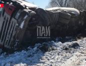Фура с цементом опрокинулась в Усвятском районе