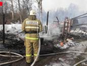 Баня и хозпостройка сгорели в Гдовском районе