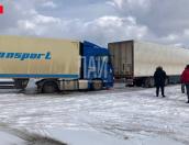 Водителя из Сербии зажало между фурами в Великолукском районе