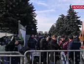 Большая очередь образовалась при прощании с Владленом Татарским в Москве