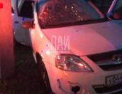 Водитель наехал на мачту освещения в Пскове и скрылся
