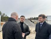 Михаил Ведерников осмотрел асфальтобетонный завод «Псковавтодора»
