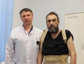 Врачи Псковской областной больницы спасли жизнь своему коллеге