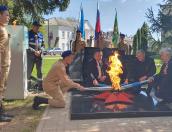 Вечный огонь в Дно подключили к сетевому газу