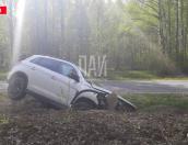 Водитель внедорожника вылетела в кювет в Порховском районе