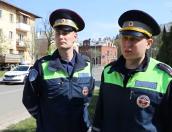 В Пскове инспекторы ГИБДД вывели людей из пожара