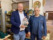Борис Елкин побывал на заводе «Псковский гончар»