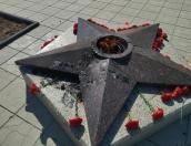 Названа причина возгорания на территории мемориала в Дедовичах