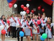 Последние звонки прозвенели в школах Островского района