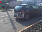Два автомобиля столкнулись на центральной площади Себежа