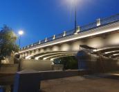 Архитектурная подсветка появилась на Троицком мосту в Пскове