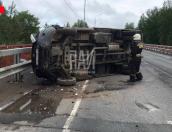 Водитель пострадал в результате опрокидывания автомобиля в Пушкиногорском районе