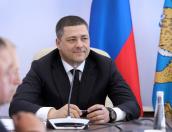 Михаил Ведерников поздравил жителей региона с Днём защиты детей