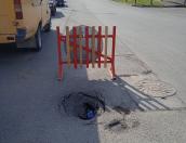 ФОТОФАКТ. На улице Белинского в Пскове образовался провал в асфальте 
