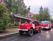 Двух людей&nbsp;спасли при&nbsp;пожаре&nbsp;в многоквартирном доме в Пскове
