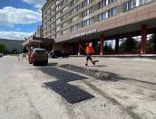 Гарантийный ремонт дорог идёт на нескольких улицах Пскова