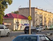 Что означает смутивший великолучан новый дорожный знак, объяснили в ГИБДД
