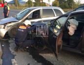 Два человека пострадали в результате ДТП на дамбе в Пскове
