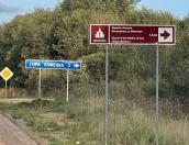 Шесть знаков туристской навигации установили в Псковском районе