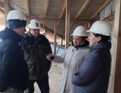 Вера Емельянова проконтролировала строительство школы и больничного комплекса в Пыталовском районе