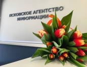 Ведро солёных грибов и 5 кг варенья: женщины в Пскове рассказали о самых необычных подарках на 8 Марта
