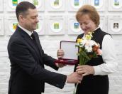 Михаил Ведерников наградил работников сферы ЖКХ Псковской области