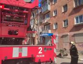 15 человек эвакуировали из жилого дома в результате пожара в Пскове