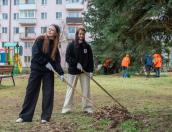 Более двух тысяч жителей Великих Лук уже приняли участие в месячнике по благоустройству