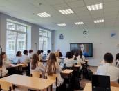 Псковским школьникам рассказали о работе маркетплейсов в рамках «Урока цифры»