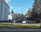 Можно ли парковаться у входа в библиотеку Василёва, объяснили псковичам