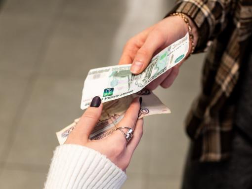 Более 400 тысяч рублей выманили мошенники у жителей Псковской области