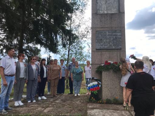 Торжества в честь 50-летия открытия памятного знака «Суражские ворота» прошли в Усвятском округе