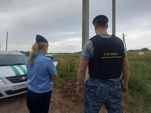 Суд обязал великолукское СНТ возместить ущерб владельцу машины, повреждённой от упавшей опоры ЛЭП