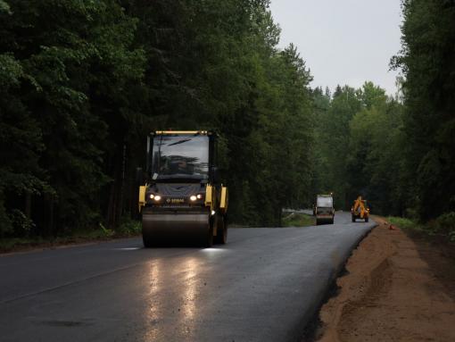 В Псковской области завершают ремонт дороги Цапелька – Плюсса по нацпроекту