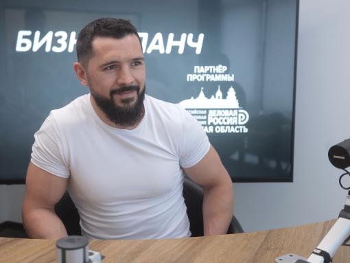 На каком уровне находится псковская спортивная школа «Олимп», рассказал Артур Акавов