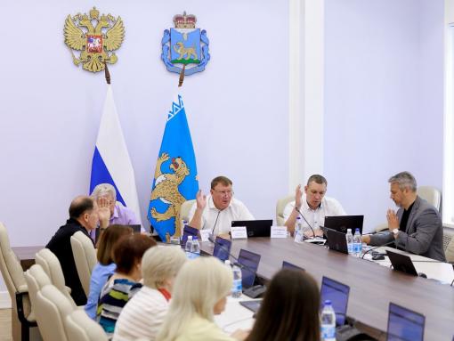Лишённые родительских прав псковичи могут получить право на бесплатную юрпомощь