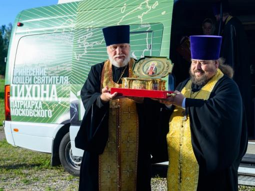 Состоялись проводы мощей святителя Тихона из Псковской митрополии