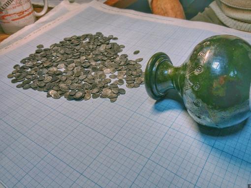 Два клада найдены во время раскопок на территории нового отеля «Квартал Мейера» в Пскове