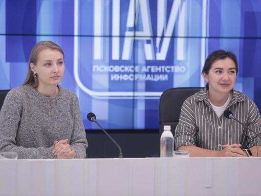 Могут ли родители вакцинироваться вместе со своими детьми, рассказал эксперт