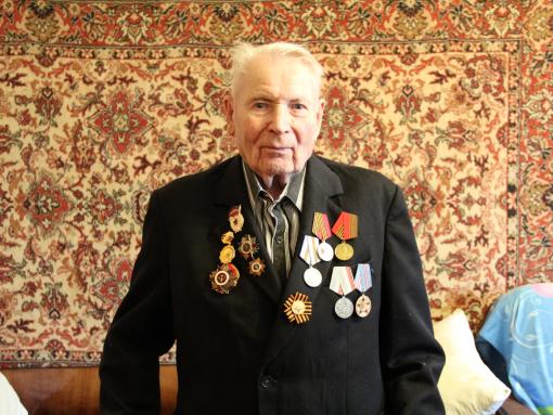 100-летие отмечает ветеран Николай Безменов из Пыталовского района