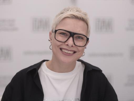 Что превращает регионального исполнителя в федерального, рассказала Лиза Матрёшка