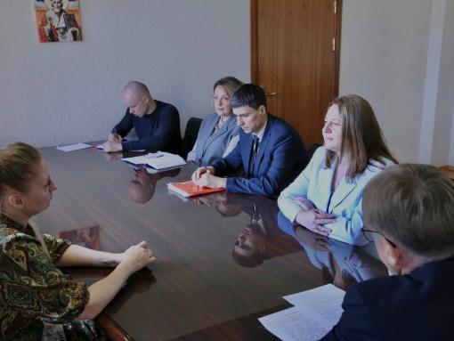 Миграционная служба МВД России провела выездные встречи в Псковской области