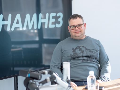Первые симптомы рака груди перечислил онколог из Пскова