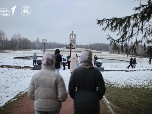 Участники марафона «Судьбы героев» почтили память жертв фашизма в Порховском районе