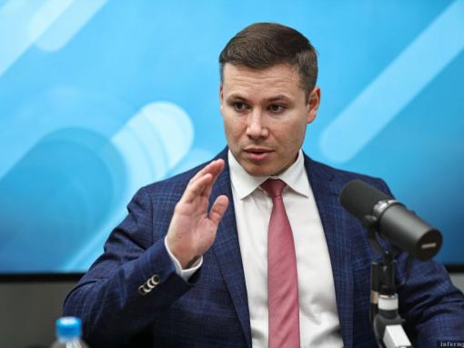 Министр образования Псковской области Андрей Ермаков уходит в отставку