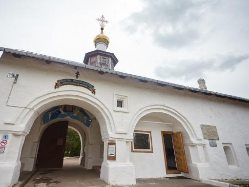 Псковские стены XIII века и технологии будущего из Иркутского переулка