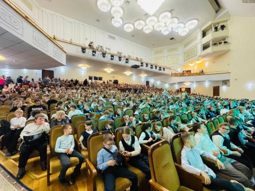 Детский оркестр Псковской области выступает в Витебске
