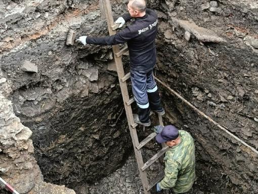 «Четыре метра вместо 20 сантиметров»: в месте установки памятника Довмонту оказался неожиданно глубокий культурный слой